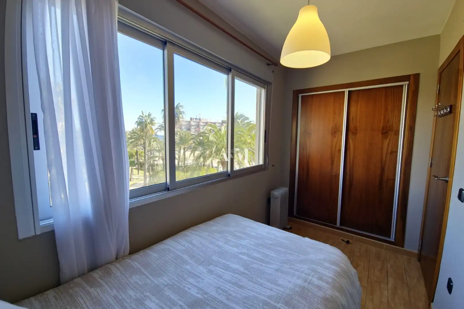 Schlafzimmer von Wohnungen zur Miete in Torrevieja mit Heizung, Terrasse und Schwimmbad