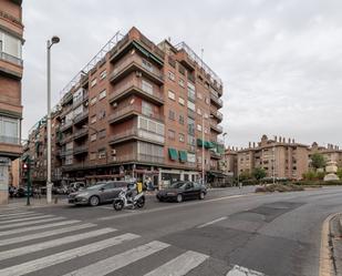 Vista exterior de Àtic en venda en  Granada Capital amb Aire condicionat, Terrassa i Balcó