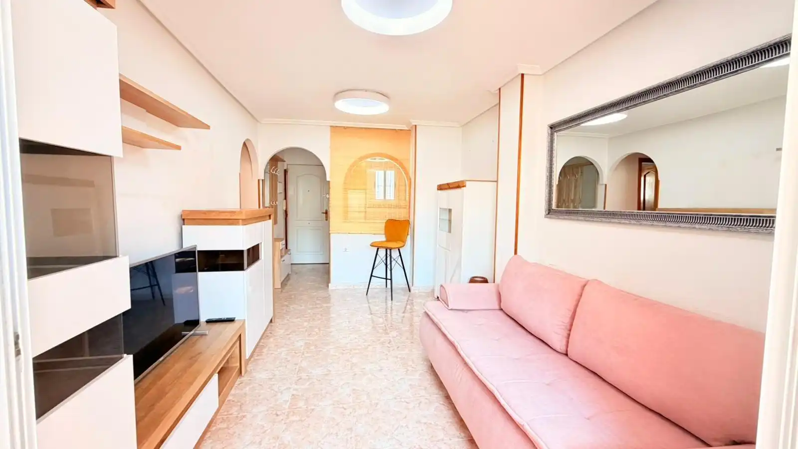 Sala d'estar de Pis en venda en Torrevieja amb Calefacció, Terrassa i Moblat