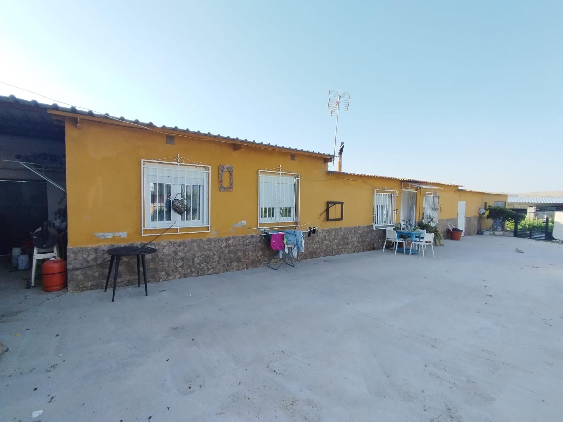 Exterior view of Country house for sale in Escúzar  with Private garden and Storage room