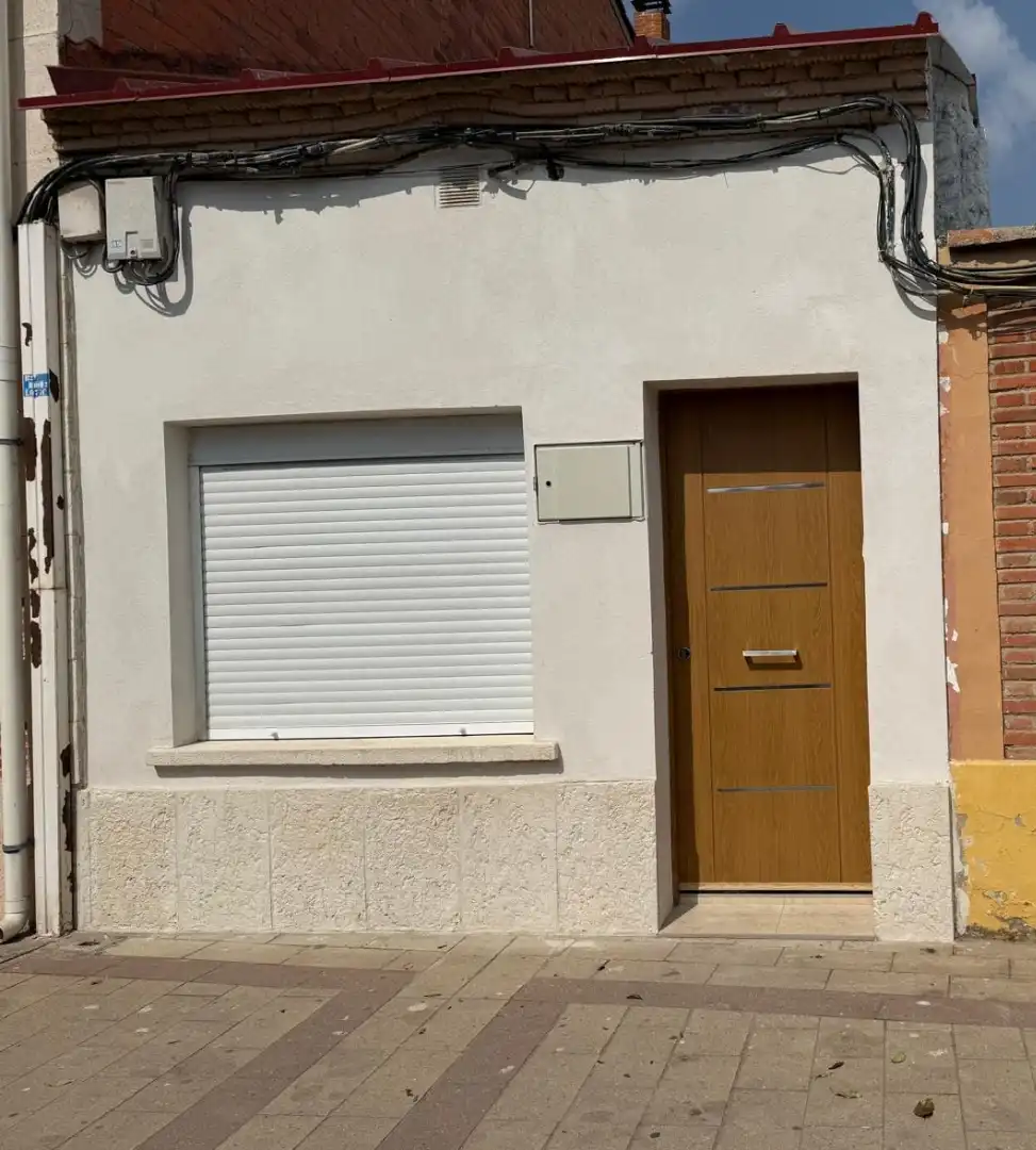 Vista exterior de Casa o xalet en venda en Valdestillas amb Calefacció, Jardí privat i Terrassa