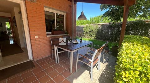 Foto 5 de Casa adosada de alquiler en Mira-sol, Sant Cugat del Vallès