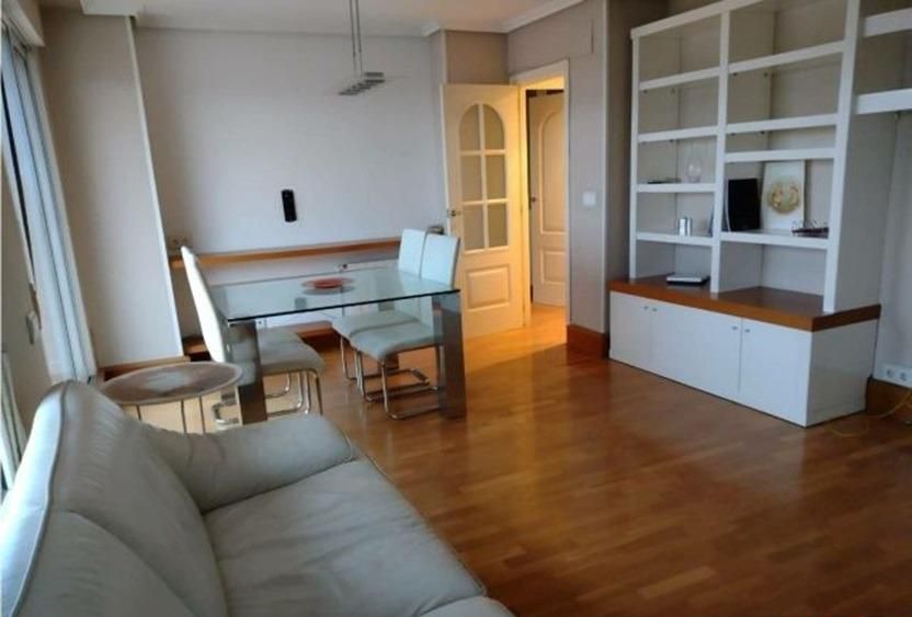 Sala d'estar de Pis de lloguer en Lugo Capital amb Aire condicionat, Jardí privat i Terrassa