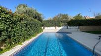 Piscina de Casa adosada de lloguer en Rivas-Vaciamadrid amb Piscina