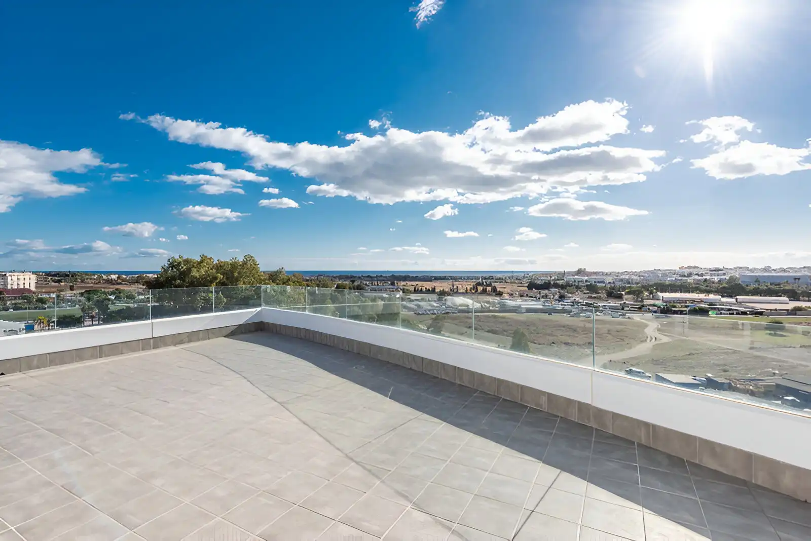Àtic amb piscina en venda a Nueva Andalucía