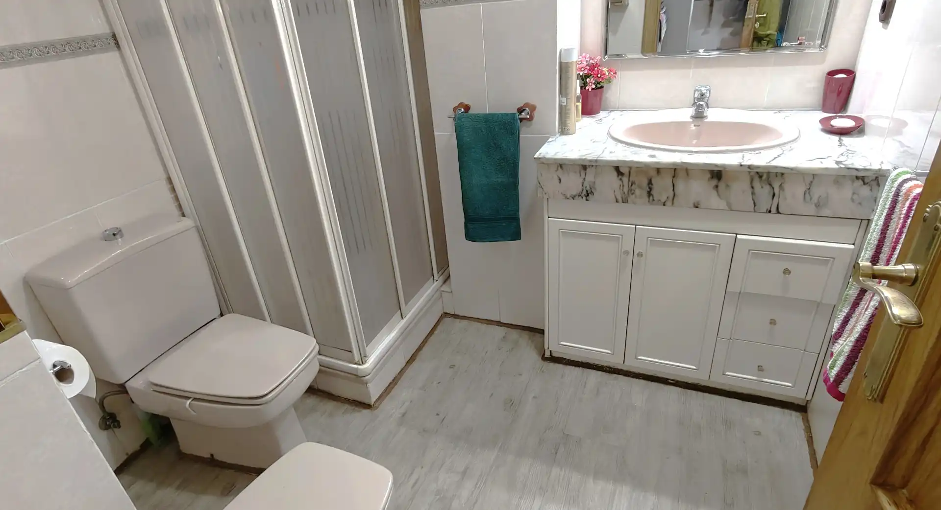 Bathroom of Flat for sale in Zaragoza  with Air Conditioner, Heating and Parquet flooring