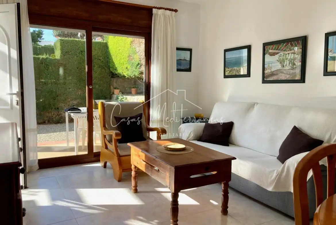 Sala de estar de Casa adosada de alquiler en Vandellòs i l'Hospitalet de l'Infant con Jardín privado, Terraza y Amueblado