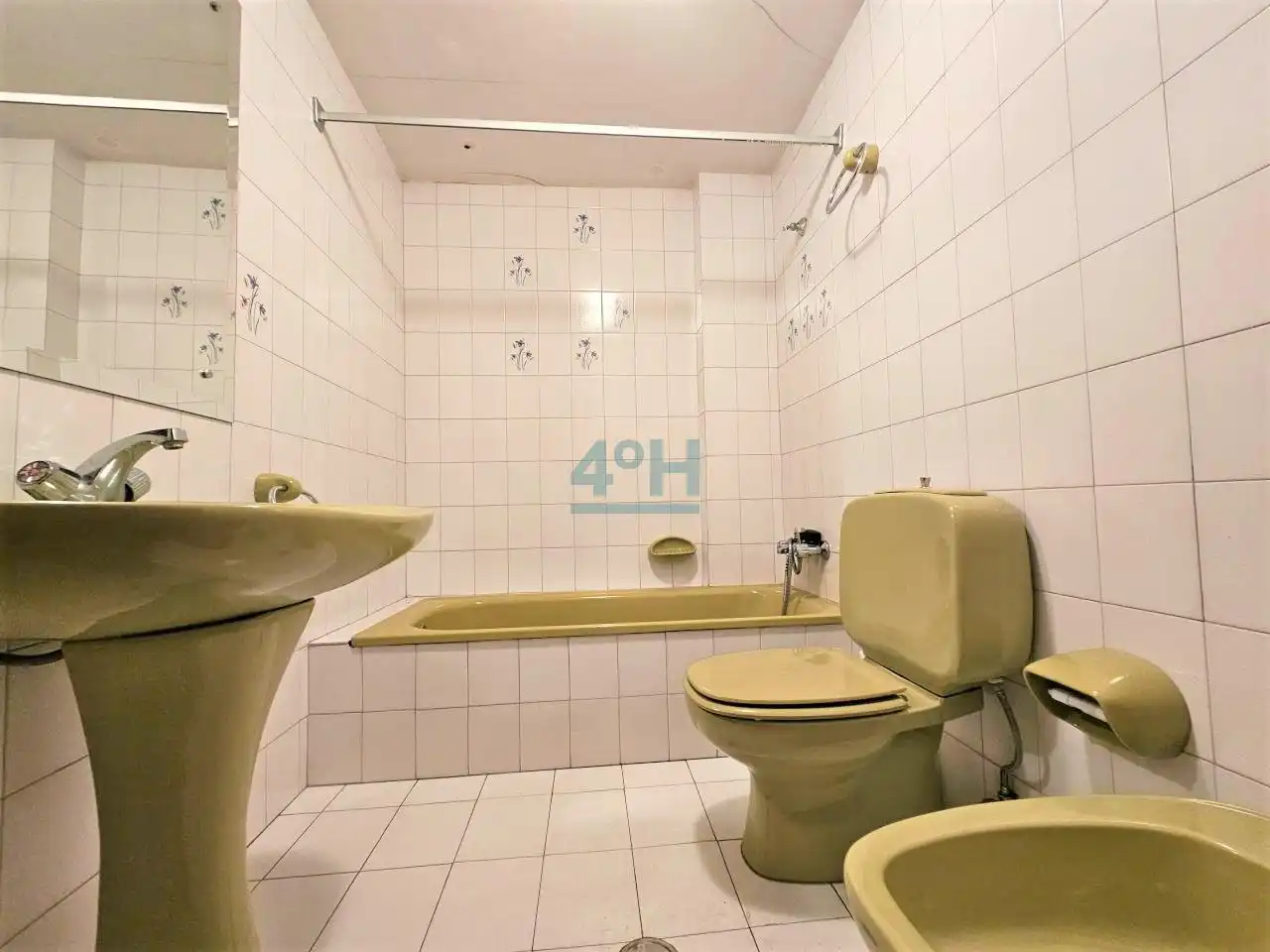 Bathroom of Flat for sale in Ourense Capital   with Heating, Parquet flooring and Terrace