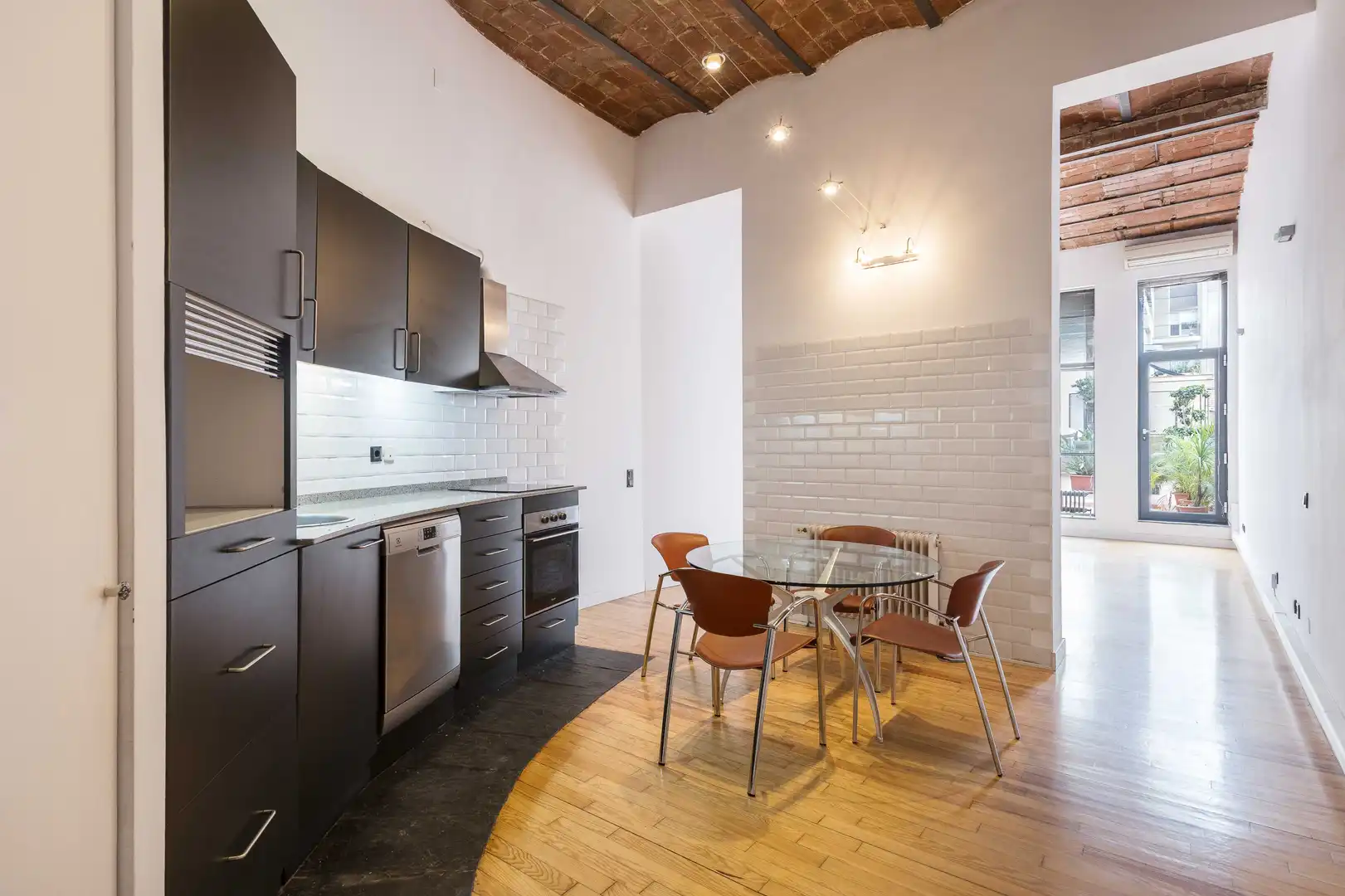 Küche von Büro zum Verkauf in Barcelona mit Klimaanlage und Terrasse