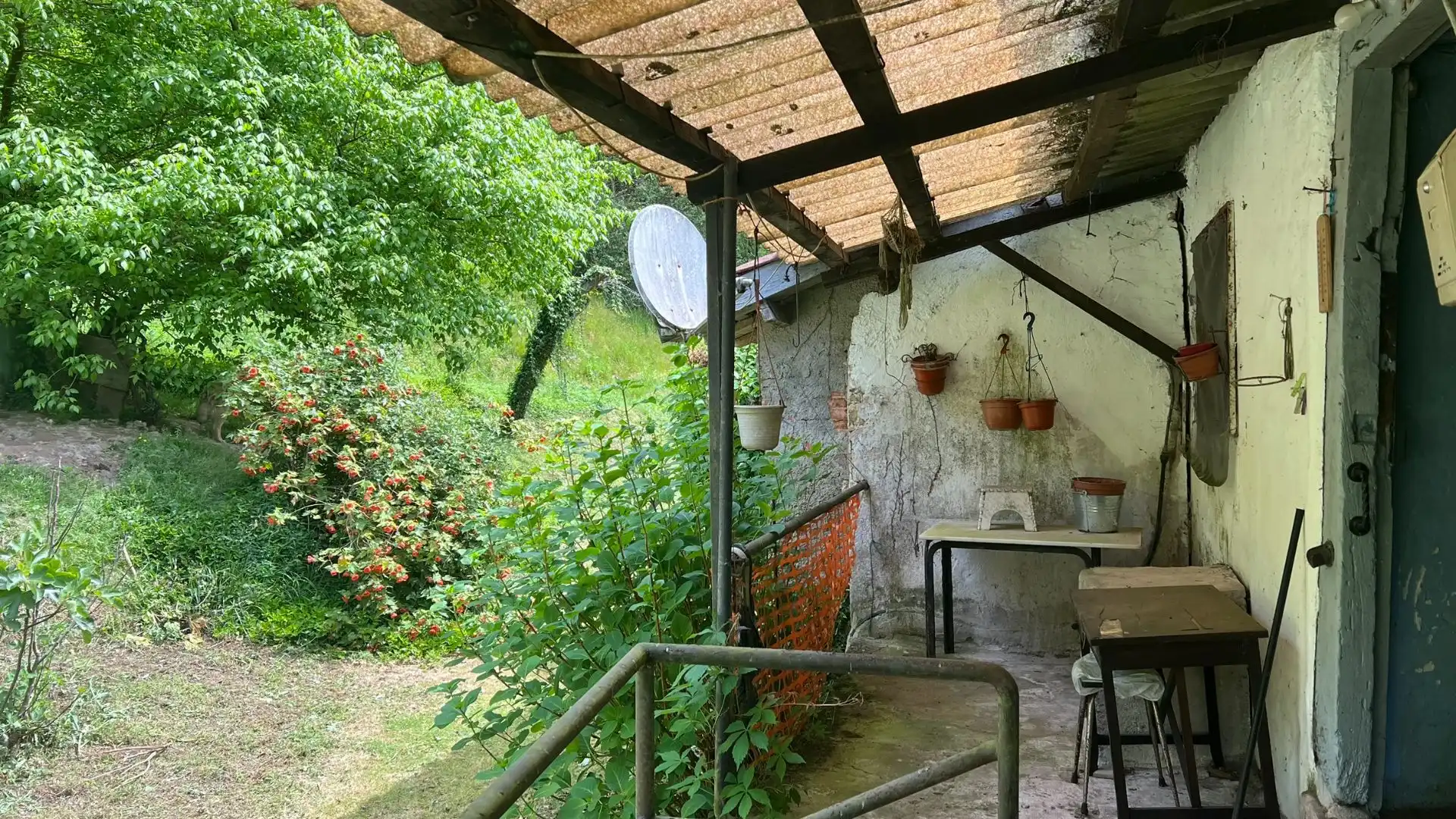 Terrassa de Casa o xalet en venda en Cangas de Onís amb Jardí privat