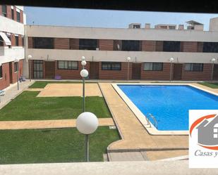 Piscina de Casa adosada en venda en Nules amb Aire condicionat, Calefacció i Jardí privat