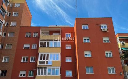 Exterior view of Flat for sale in  Madrid Capital  with Parquet flooring