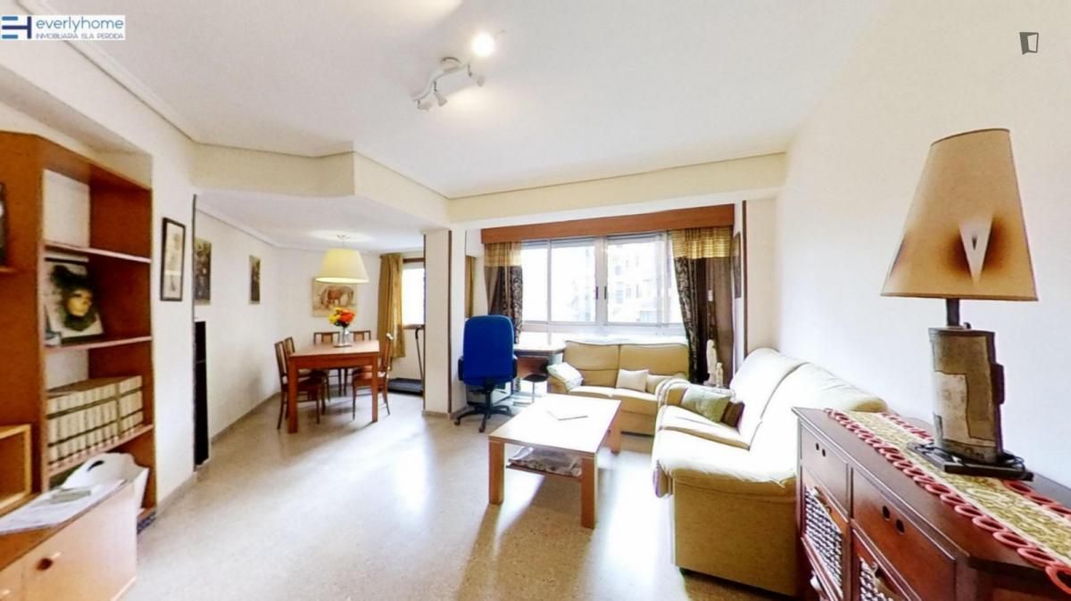 Sala d'estar de Apartament de lloguer en  Valencia Capital amb Aire condicionat, Moblat i Rentadora