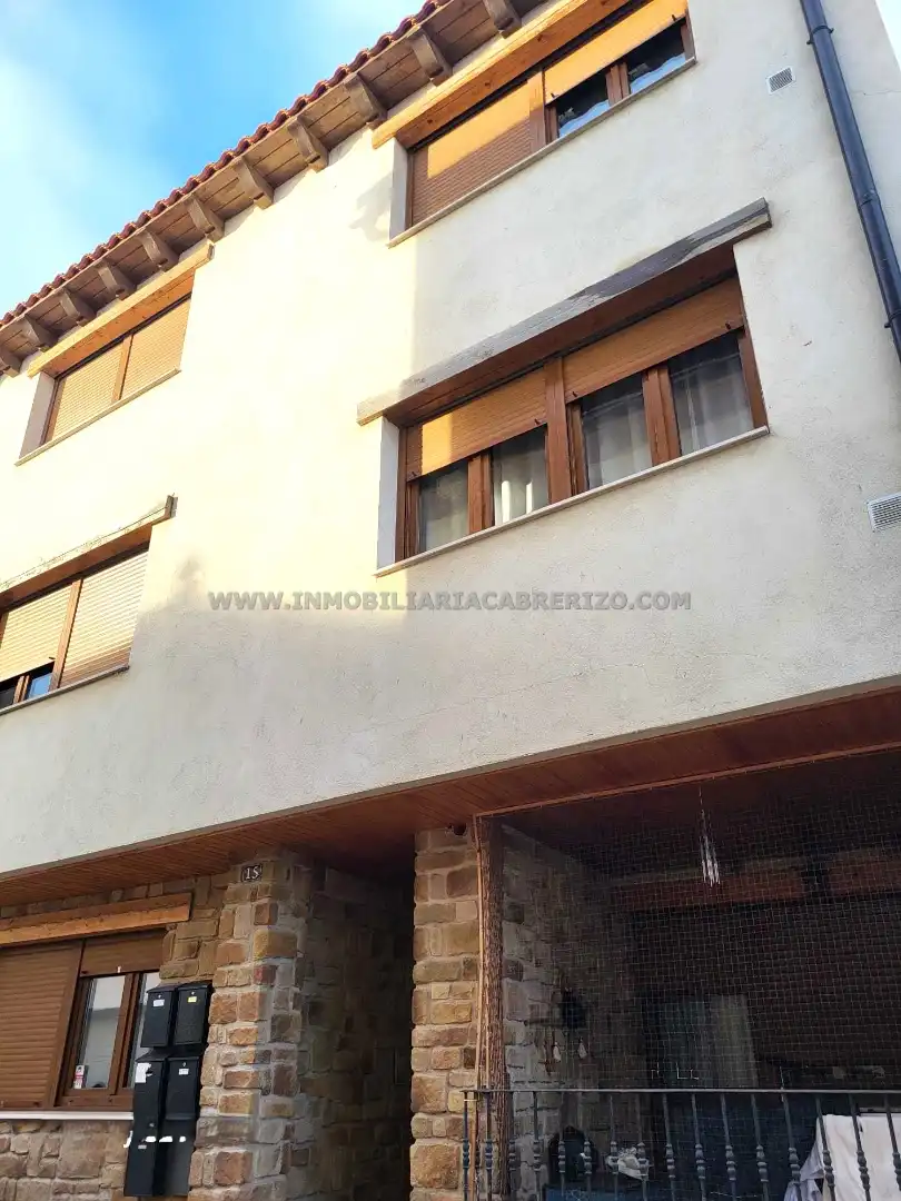 Vista exterior de Piso en venta en Ucar con Aire acondicionado, Calefacción y Parquet