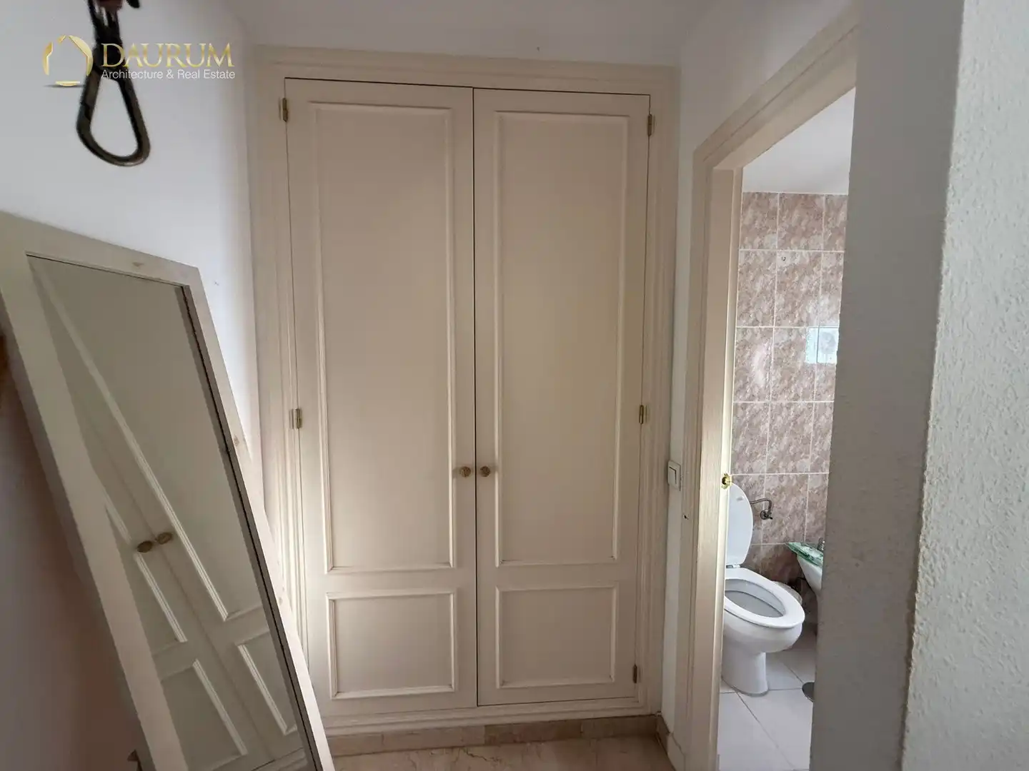 Baño de Casa adosada en venta en Marbella con Aire acondicionado, Calefacción y Terraza