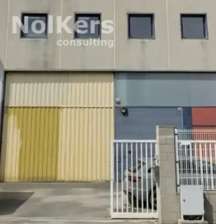 Vista exterior de Nave industrial de alquiler en Sant Boi de Llobregat