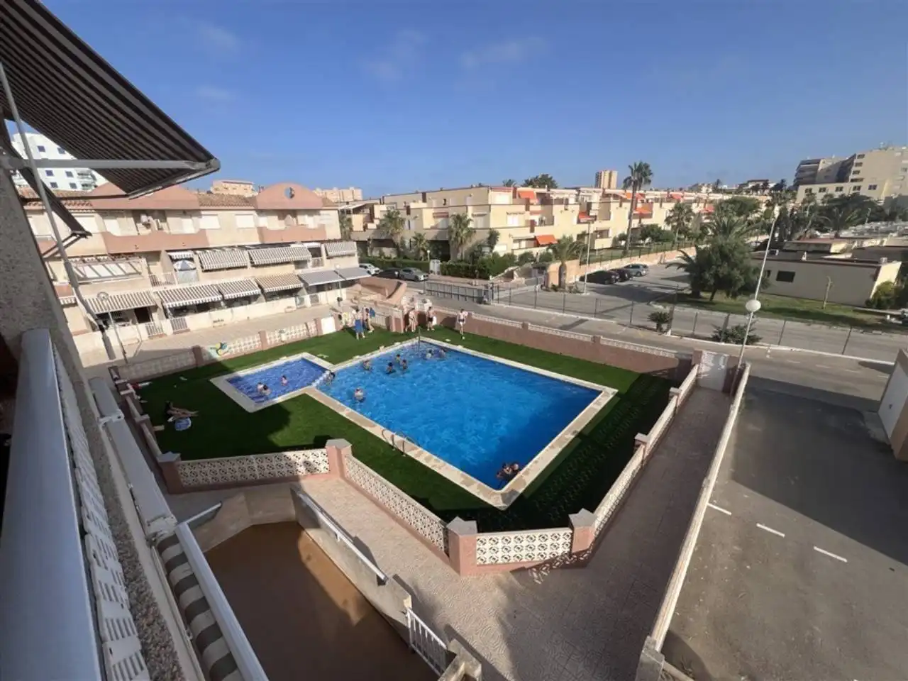 Piscina de Apartamento en venta en La Manga del Mar Menor con Aire acondicionado, Terraza y Piscina comunitaria