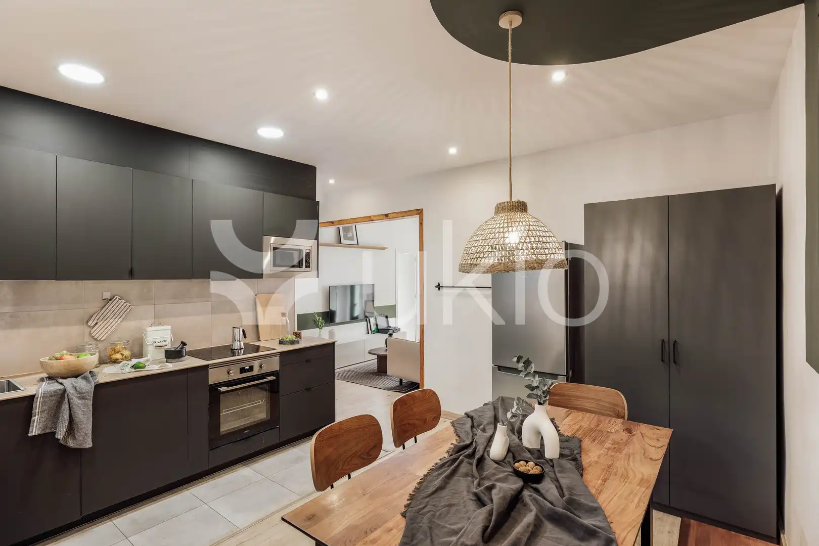 Cuina de Apartament de lloguer en Barcelona amb Aire condicionat, Calefacció i Moblat