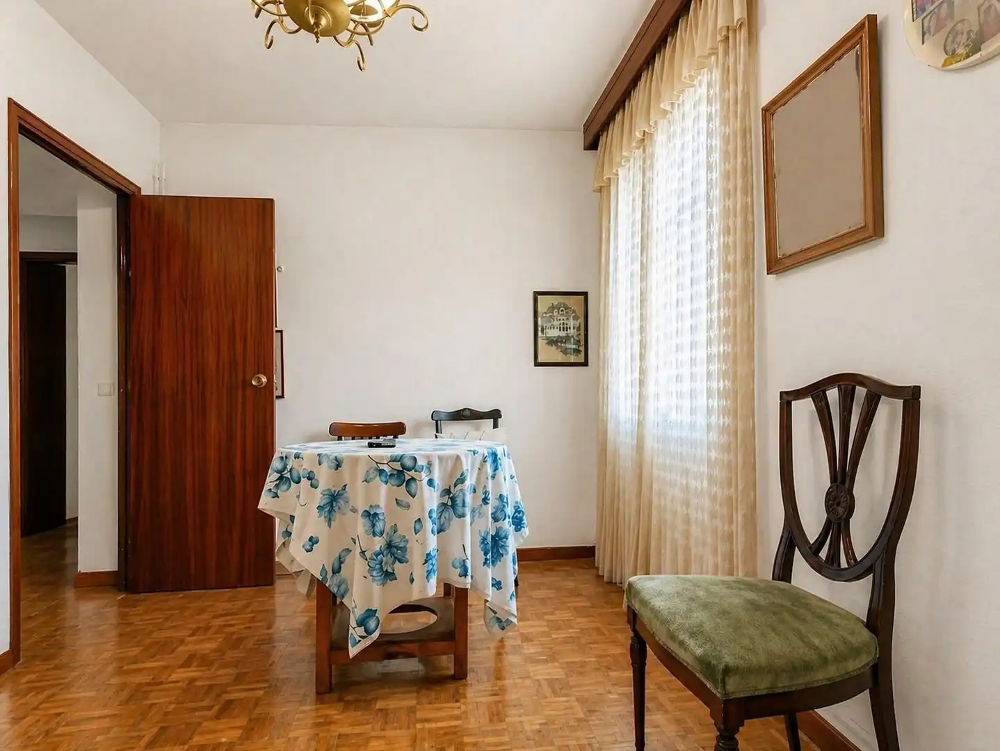Comedor de Casa o chalet en venta en Pozuelo de Alarcón con Calefacción