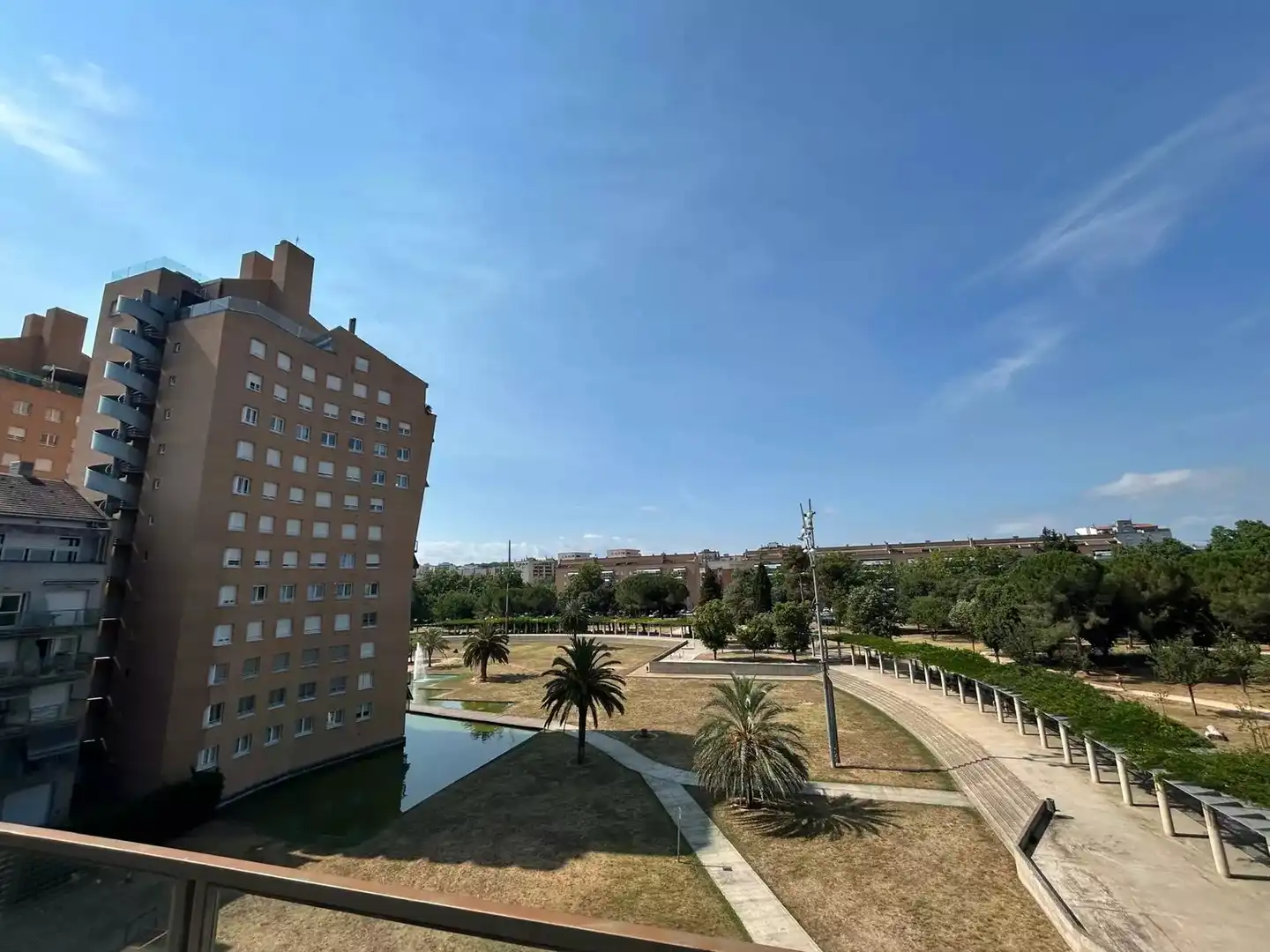 Außenansicht von Wohnung zur Miete in Girona mit Klimaanlage, Heizung und Parkett