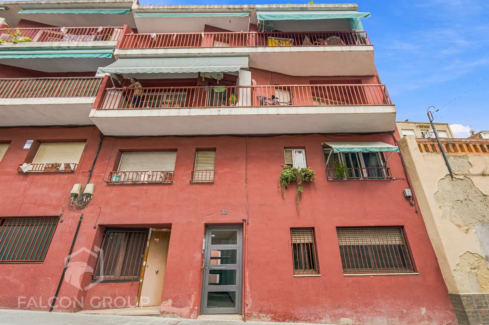 Vista exterior de Piso en venta en Barcelona con Terraza