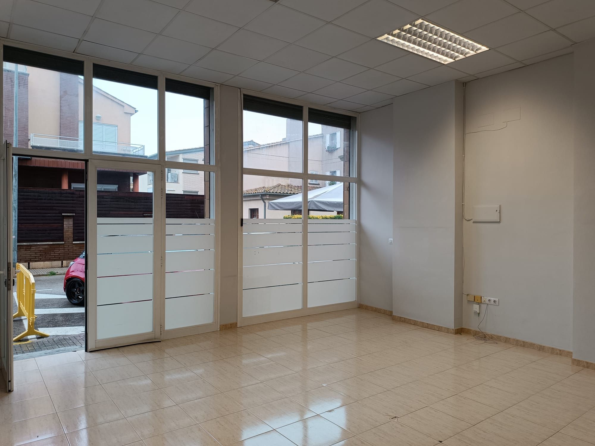 Premises to rent in Salt  with Air Conditioner, Heating and Terrace