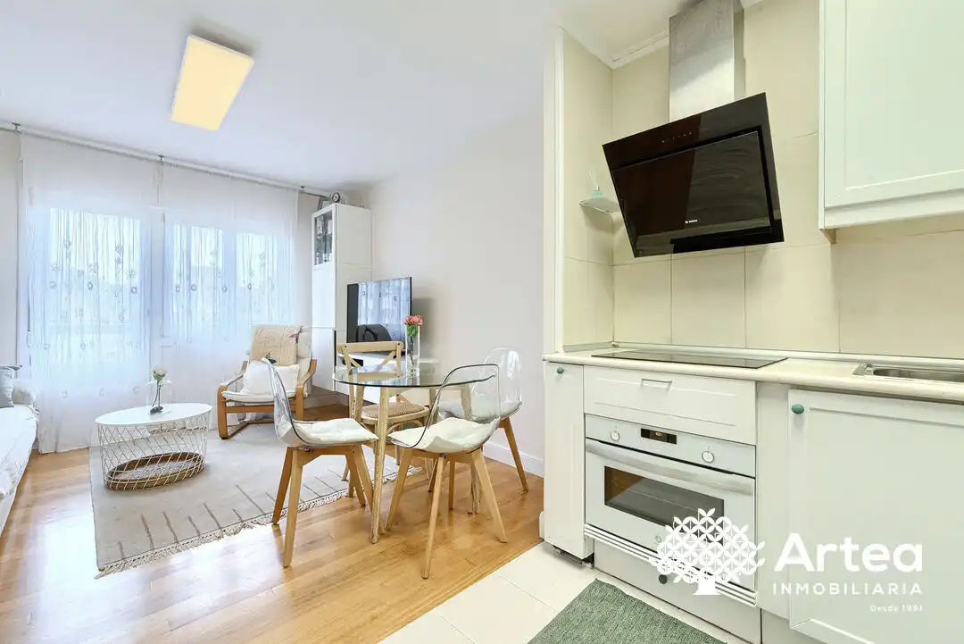 Living room of Flat for sale in Bilbao   with Heating