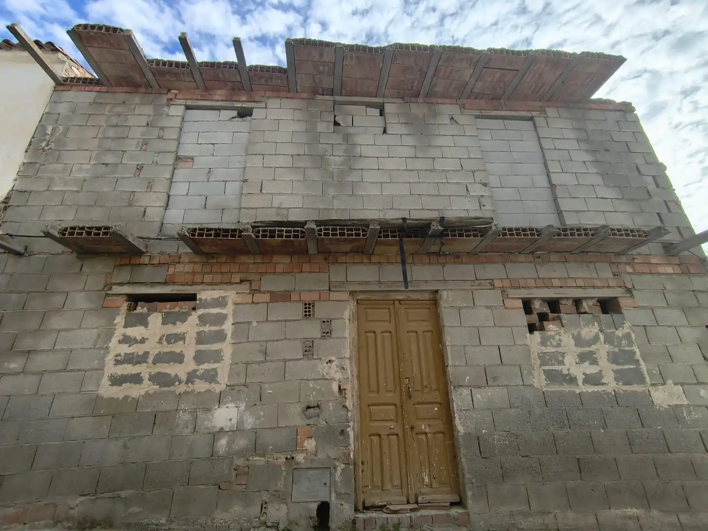 Casa con balcone in vendita a DR TELLO 9