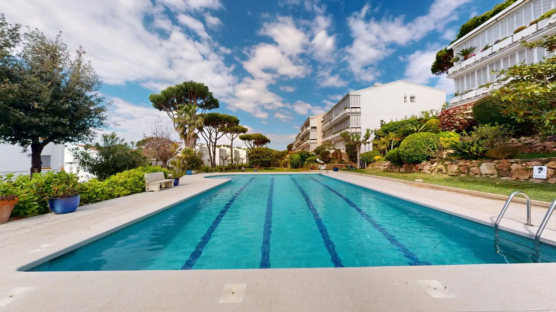 Piscina de Casa adosada en venta en Castell d'Aro, Platja d'Aro i s'Agaró con Aire acondicionado, Calefacción y Jardín privado