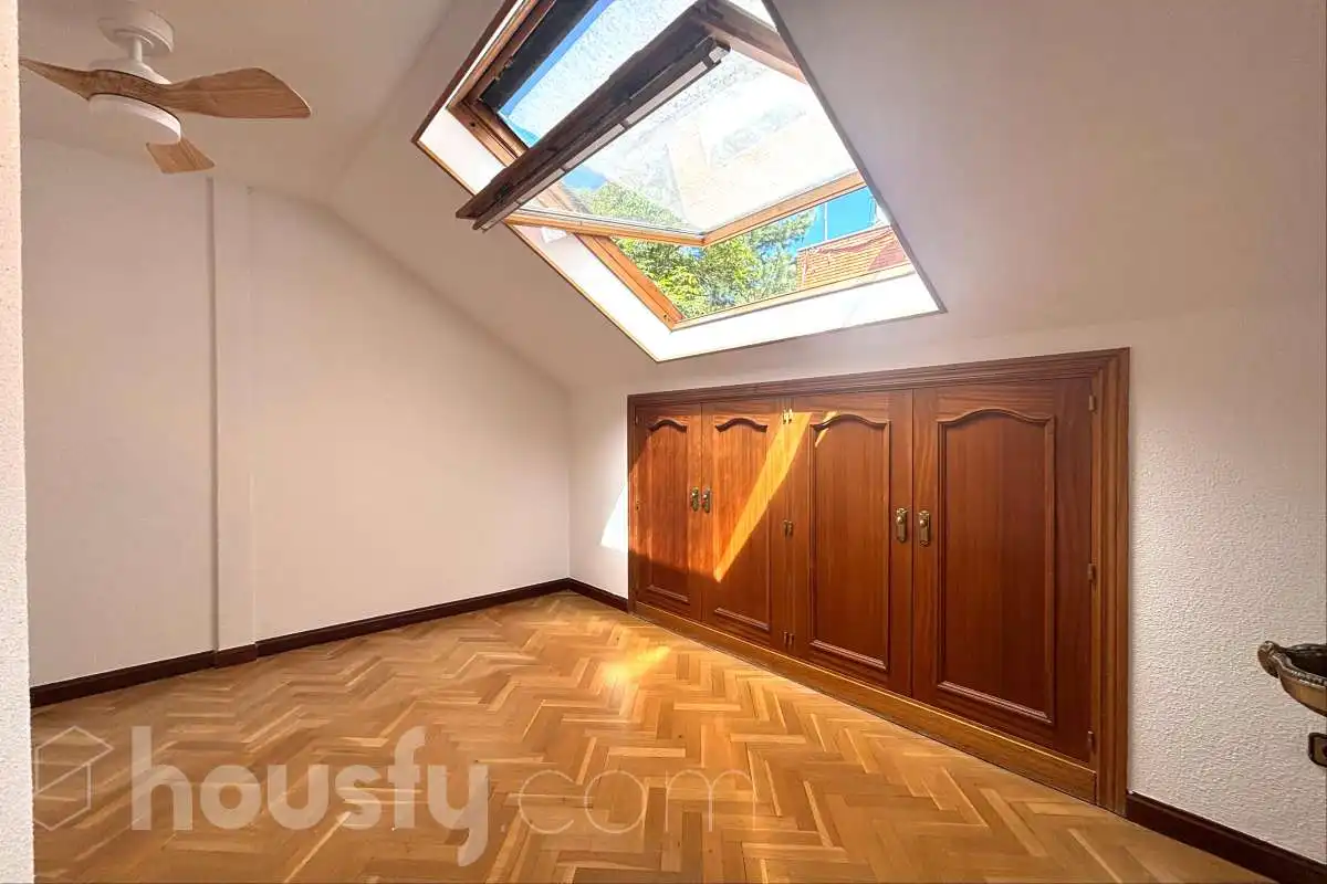 Habitación de Casa o chalet de alquiler en Madrid con Aire acondicionado, Calefacción y Jardín privado