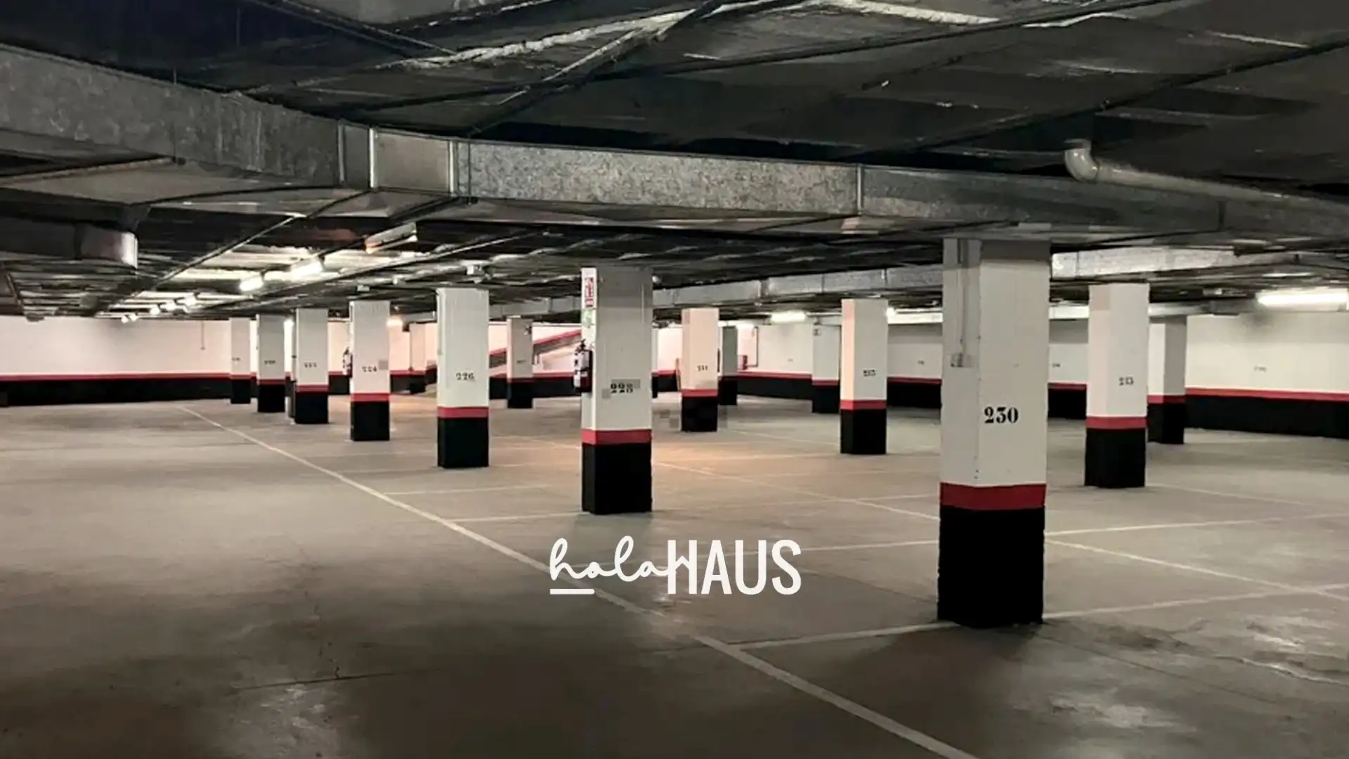 Parkplatz von Fabrikhallen zum Verkauf in Madrid