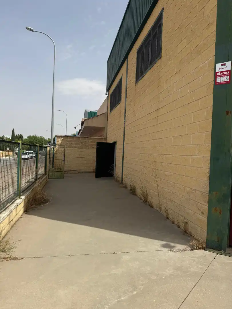 Industrial building to rent in Travesía Santa Rita 4, imagen 3