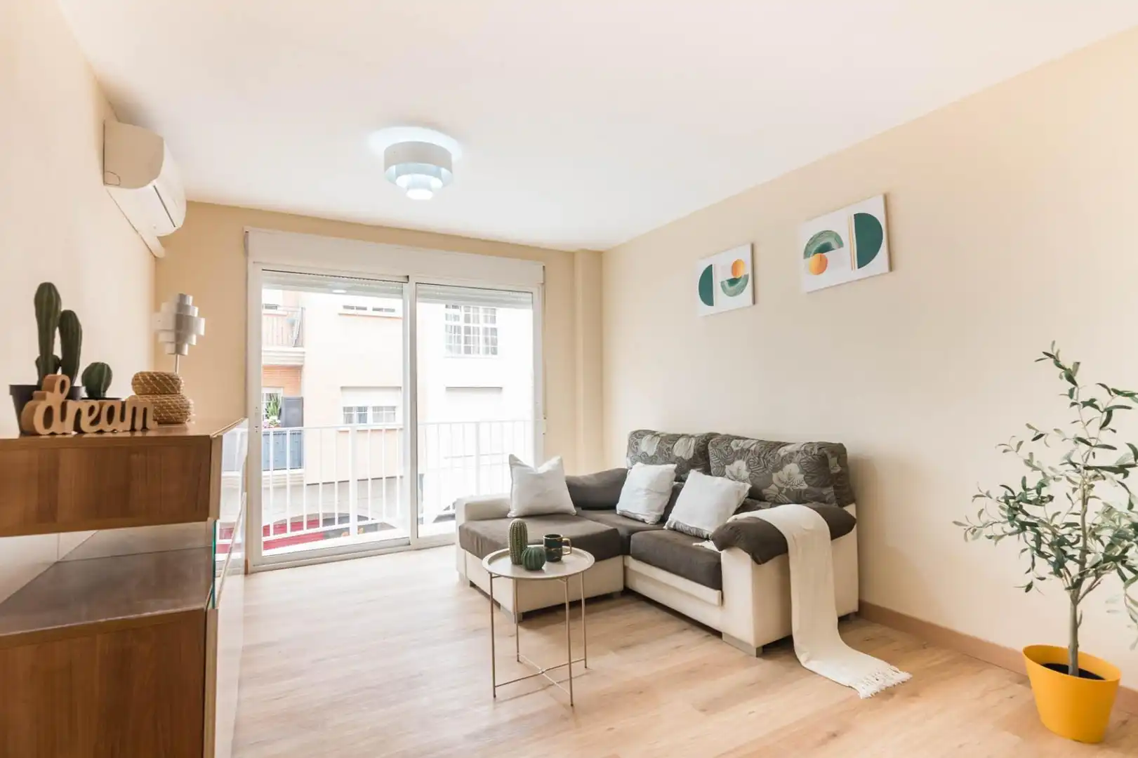 Wohnzimmer von Wohnung zum Verkauf in Santomera mit Klimaanlage, Privatgarten und Abstellraum