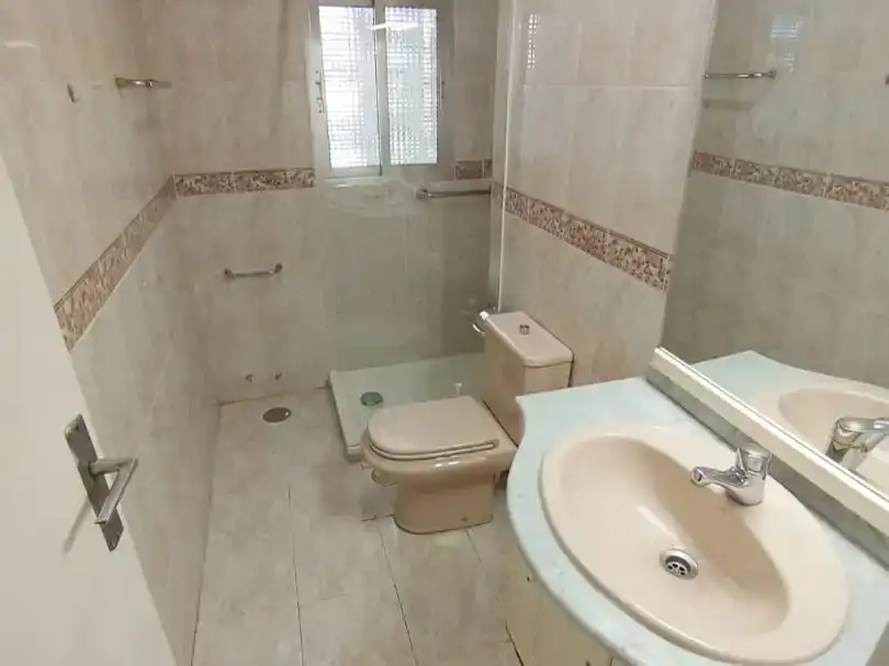 Bathroom of Flat for sale in  Madrid Capital  with Terrace