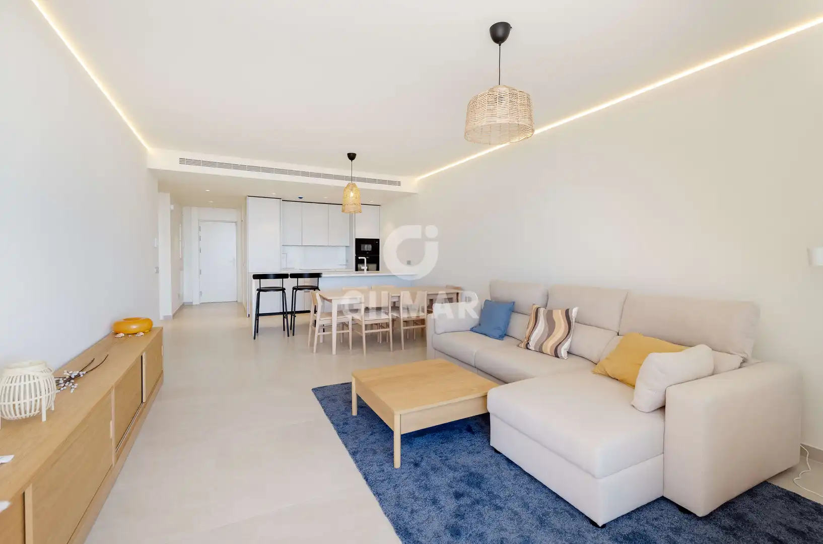 Wohnzimmer von Wohnungen zum Verkauf in Fuengirola mit Heizung, Privatgarten und Abstellraum