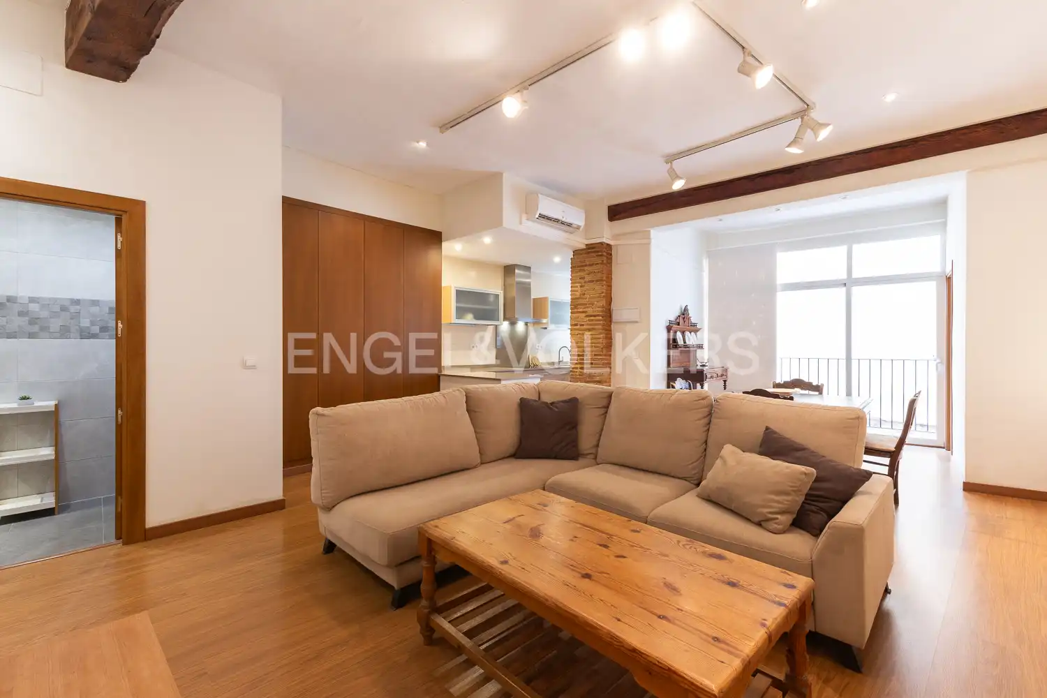Living room of Flat for rent in Valencia  with Air Conditioner, Heating and Furnished