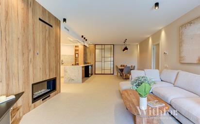 Living room of Flat for sale in  Barcelona Capital  with Air Conditioner, Terrace and Balcony