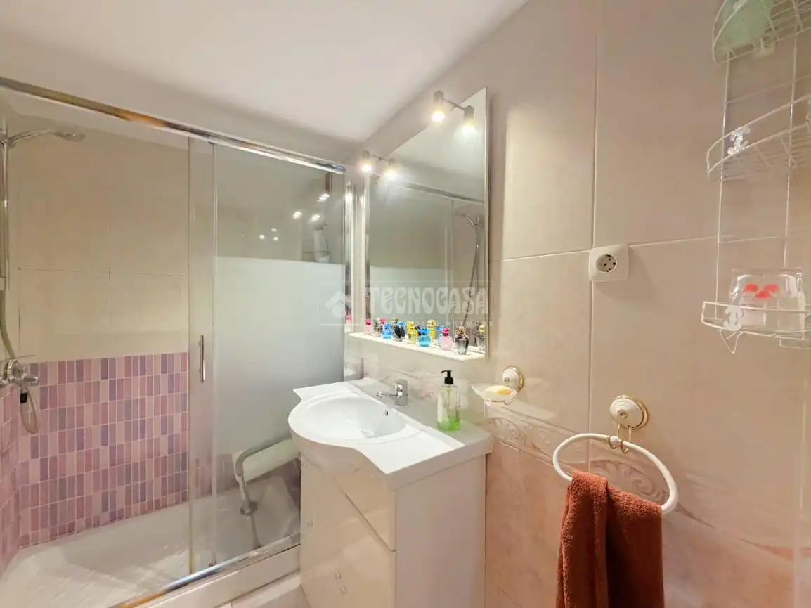 Baño de Piso en venta en Madrid con Calefacción, Piscina y Piscina comunitaria