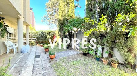 Atención, porque esta no es una casa cualquiera... Os presentamos este magnífico chalet independiente en una parcela de 500 m2, si