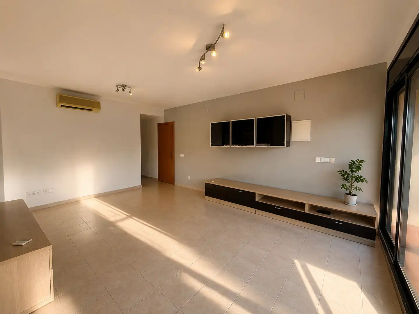 Living room of Flat for sale in Mont-roig del Camp  with Air Conditioner, Heating and Terrace