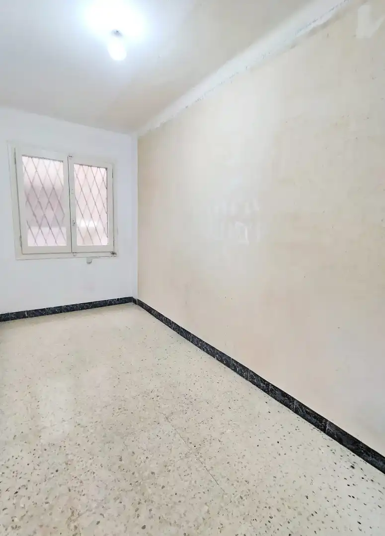 Dormitori de Pis en venda en Barcelona amb Parquet i Balcó