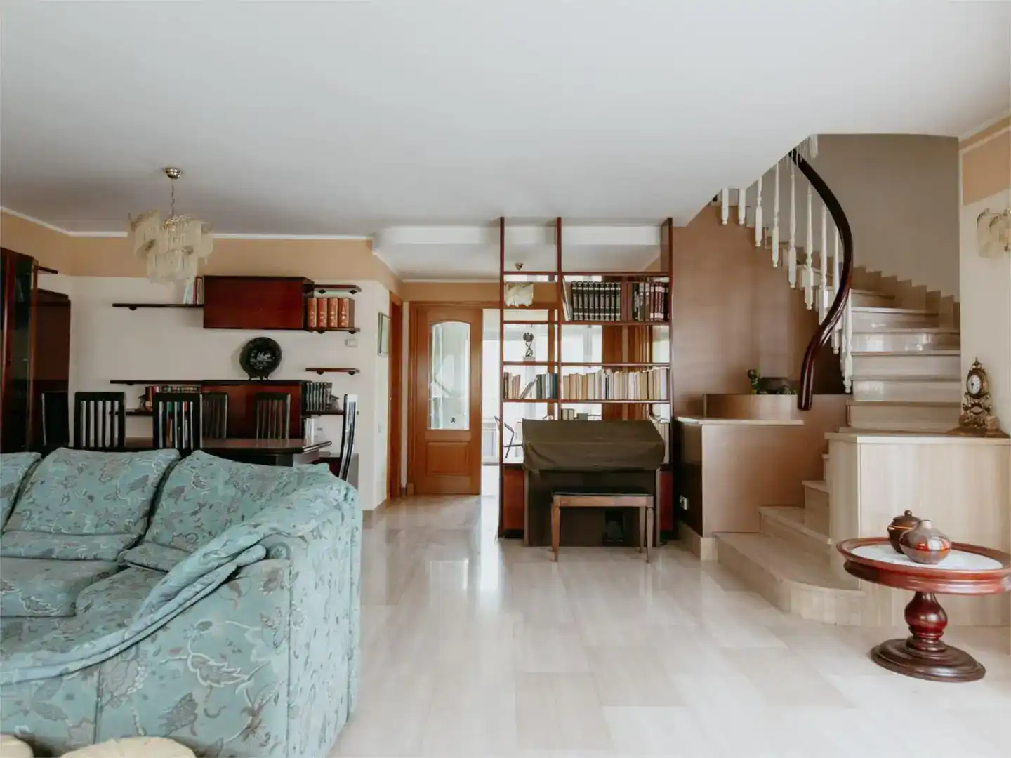 Sala de estar de Casa adosada en venta en Huesca con Jardín privado, Trastero y Amueblado