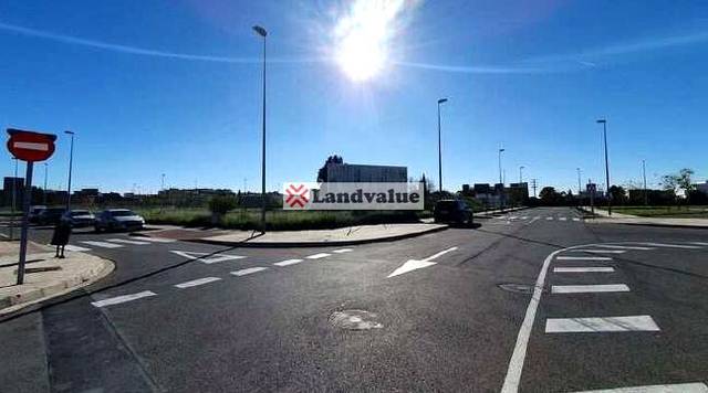 Terreno residencial en Venta en Carrer del Canal, 36 en Ciutat del Transport - La Salera