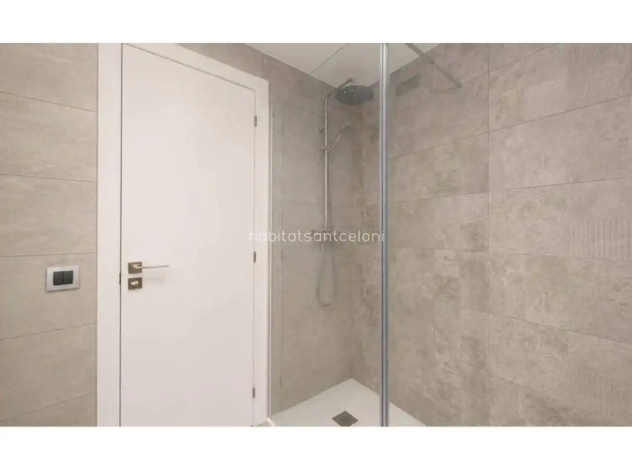 Badezimmer von Wohnung zur Miete in Sitges mit Klimaanlage, Heizung und Terrasse