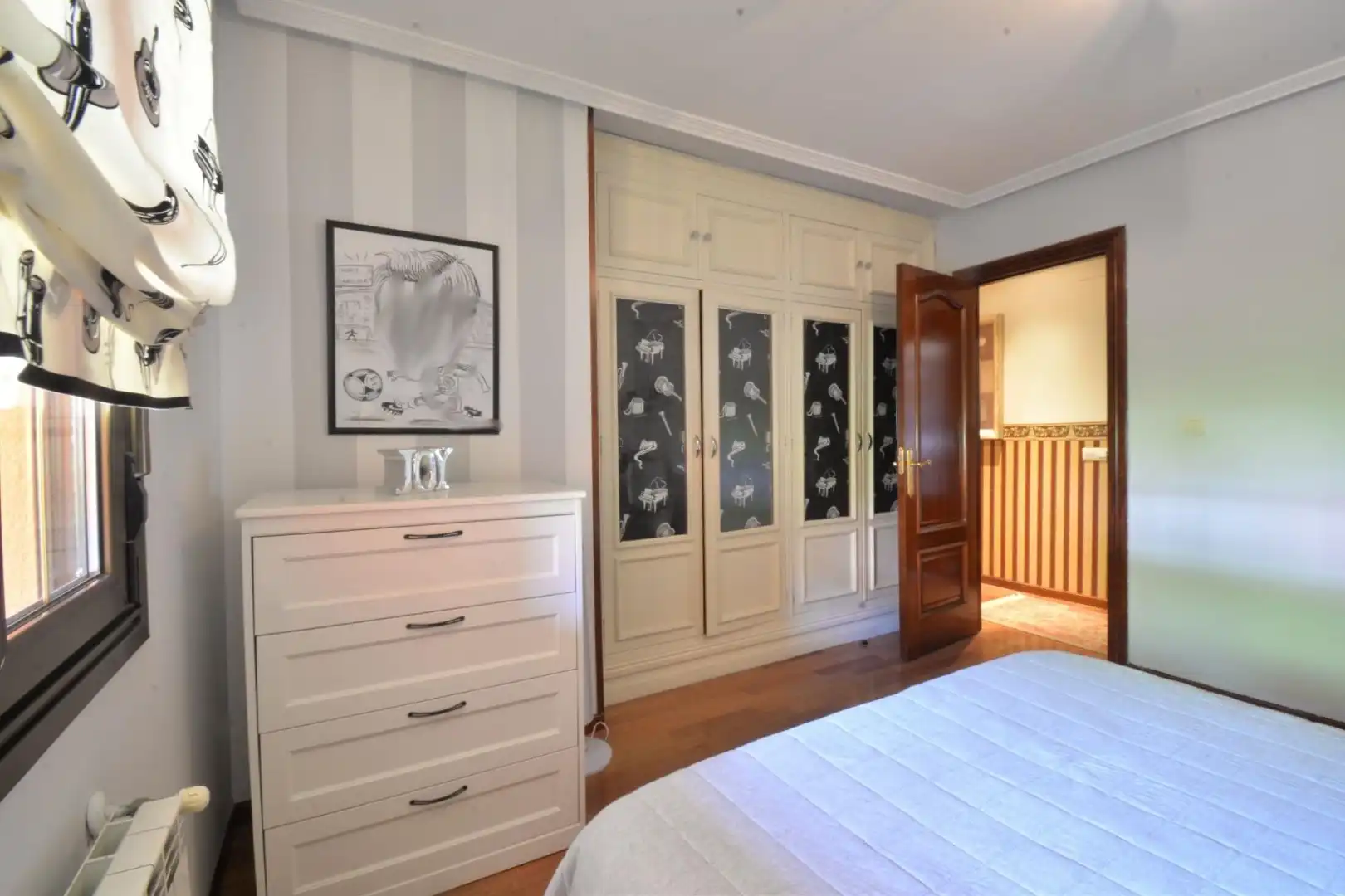 Habitación de Casa o chalet en venta en Oviedo  con Calefacción