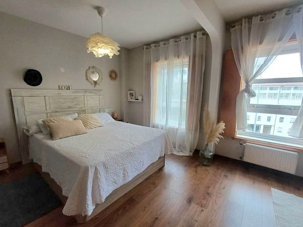 Dormitori de Dúplex en venda en Vigo  amb Calefacció, Jardí privat i Traster