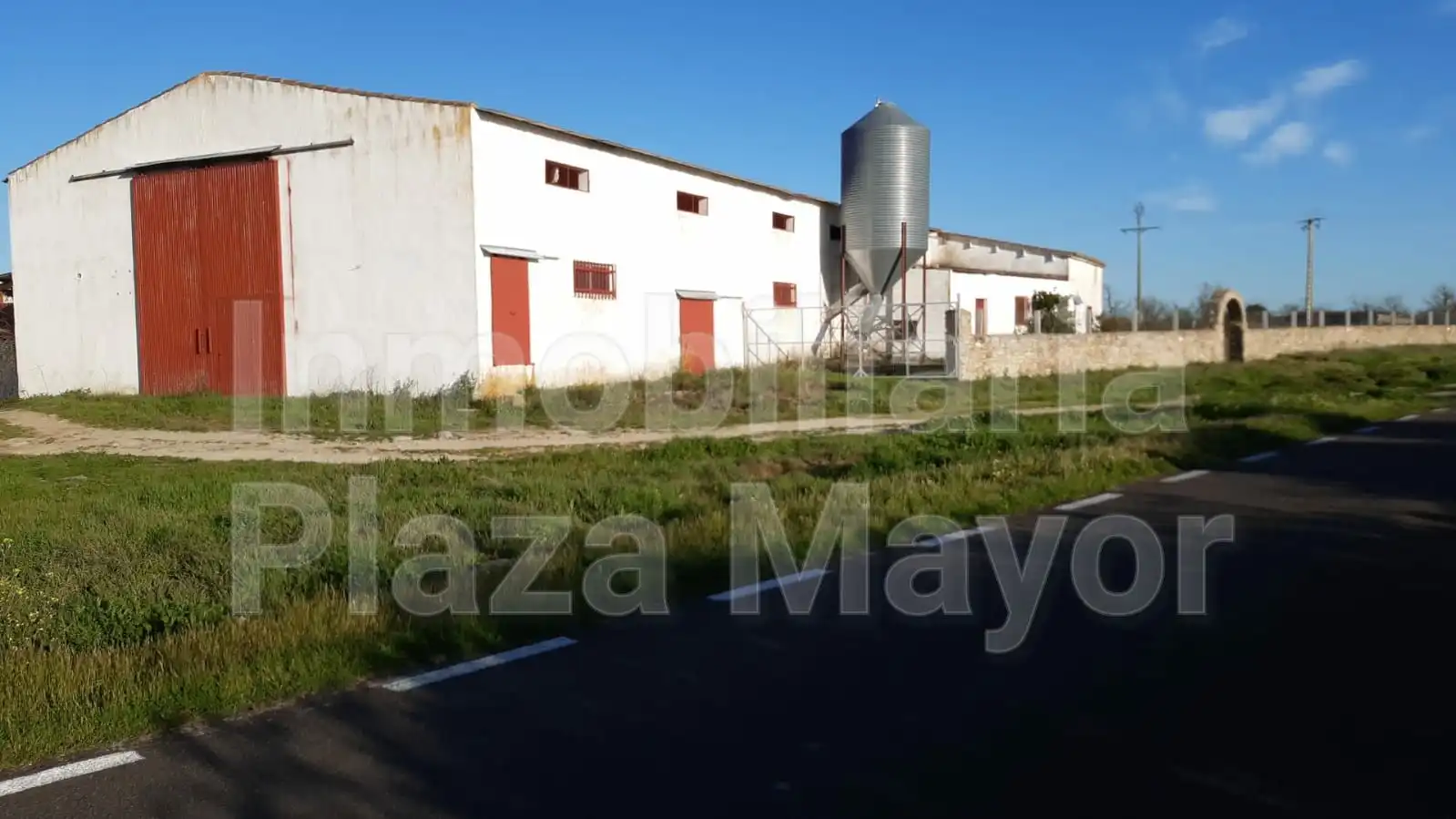 Vista exterior de Terreny industrial en venda en El Manzano 