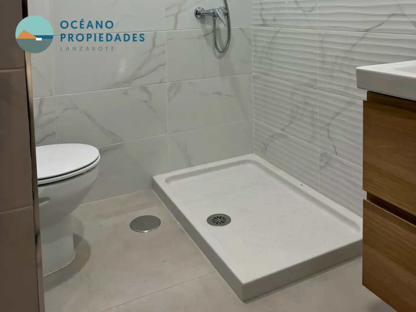 Baño de Apartamento en venta en Arrecife con Terraza, Trastero y Balcón