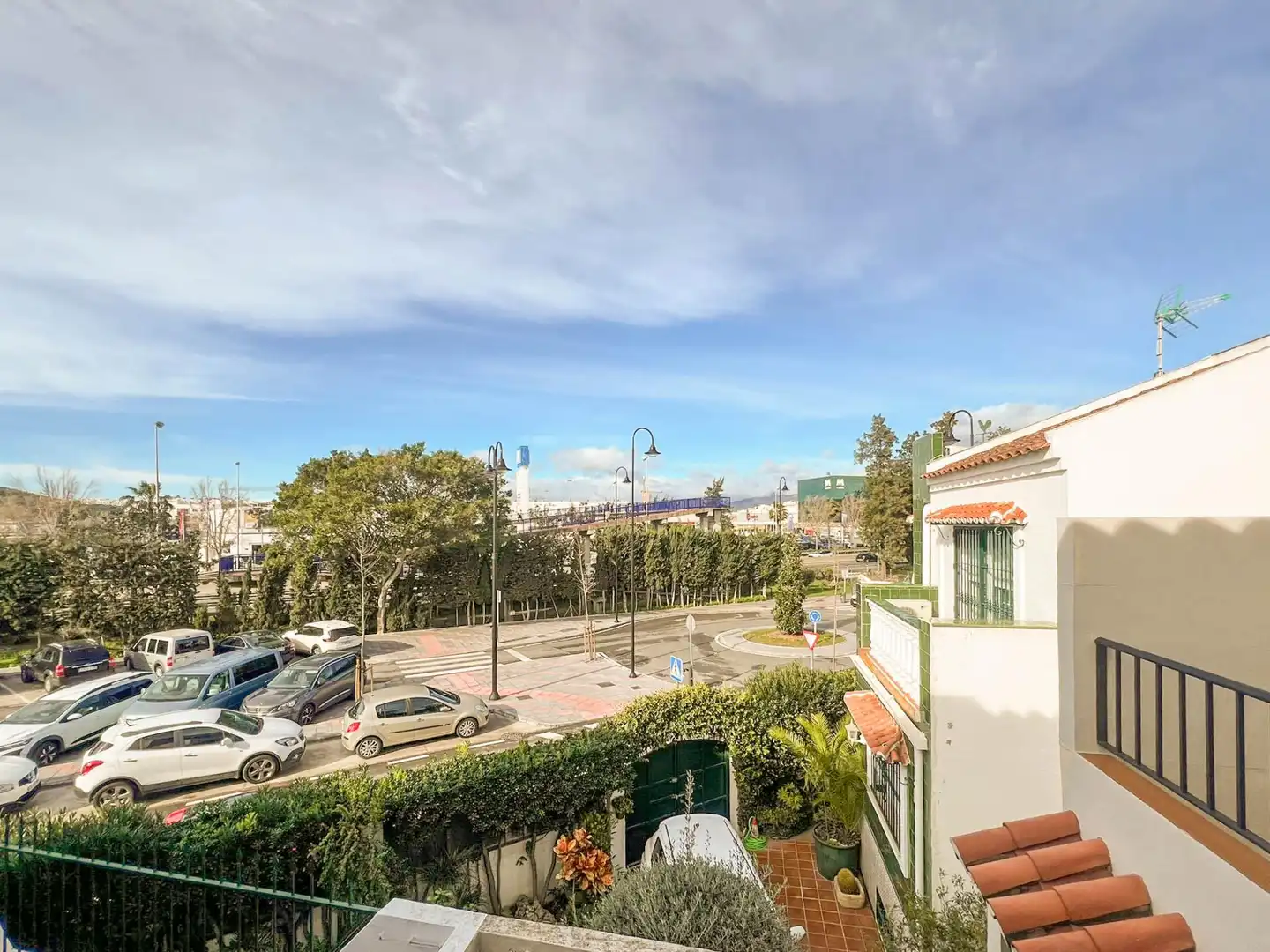 Vista exterior de Casa o xalet en venda en Mijas amb Jardí privat, Terrassa i Traster