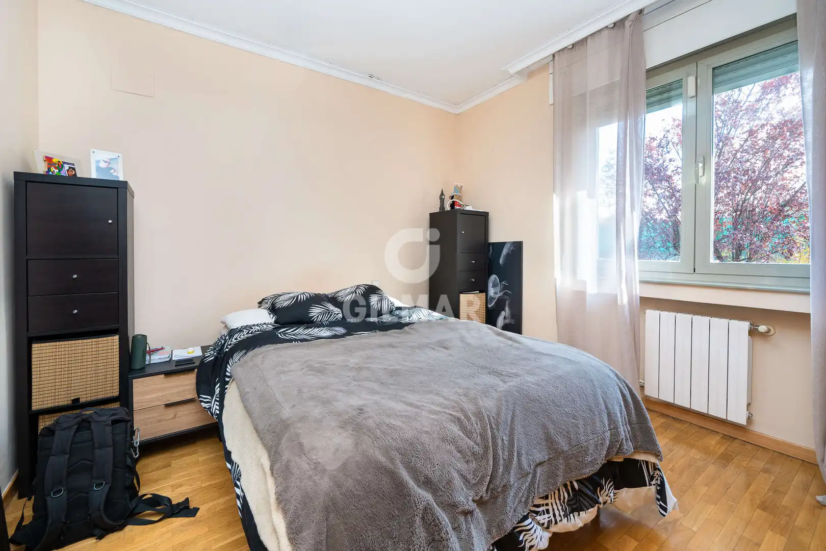 Habitación de Planta baja en venta en Madrid con Calefacción, Jardín privado y Piscina
